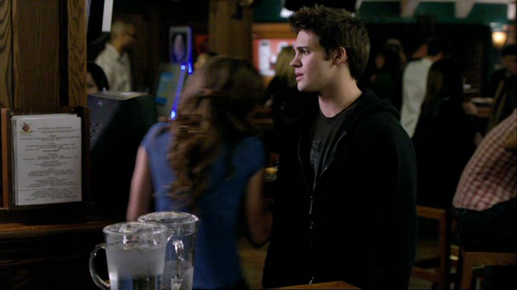 VampireDiariesWorld-dot-org_1x01Pilot_Captures00993.jpg