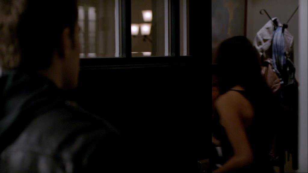 VampireDiariesWorld-dot-org_1x01Pilot_Captures01107.jpg