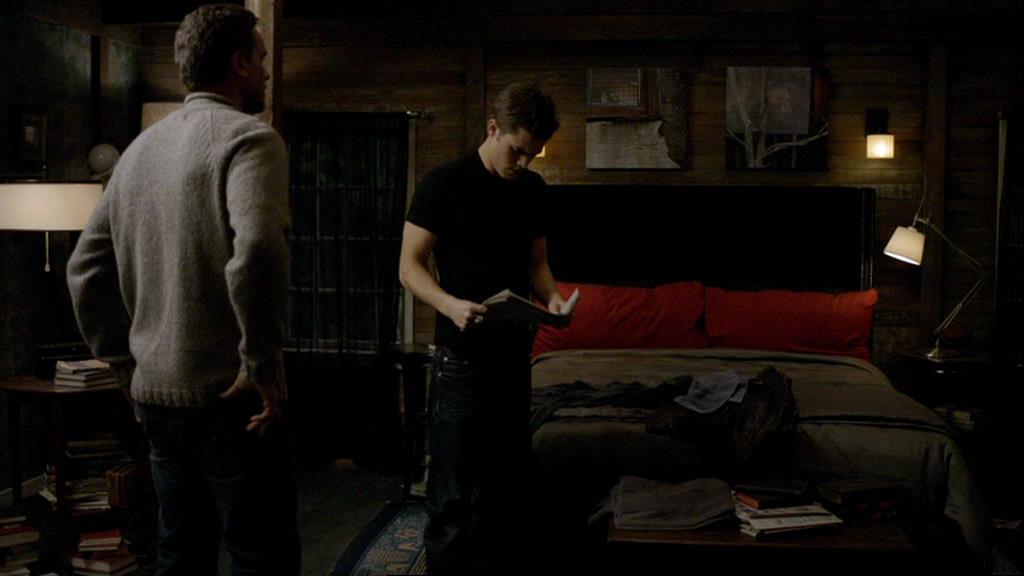 VampireDiariesWorld-dot-org_1x01Pilot_Captures01233.jpg