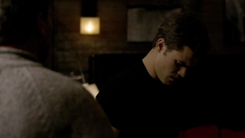 VampireDiariesWorld-dot-org_1x01Pilot_Captures01237.jpg