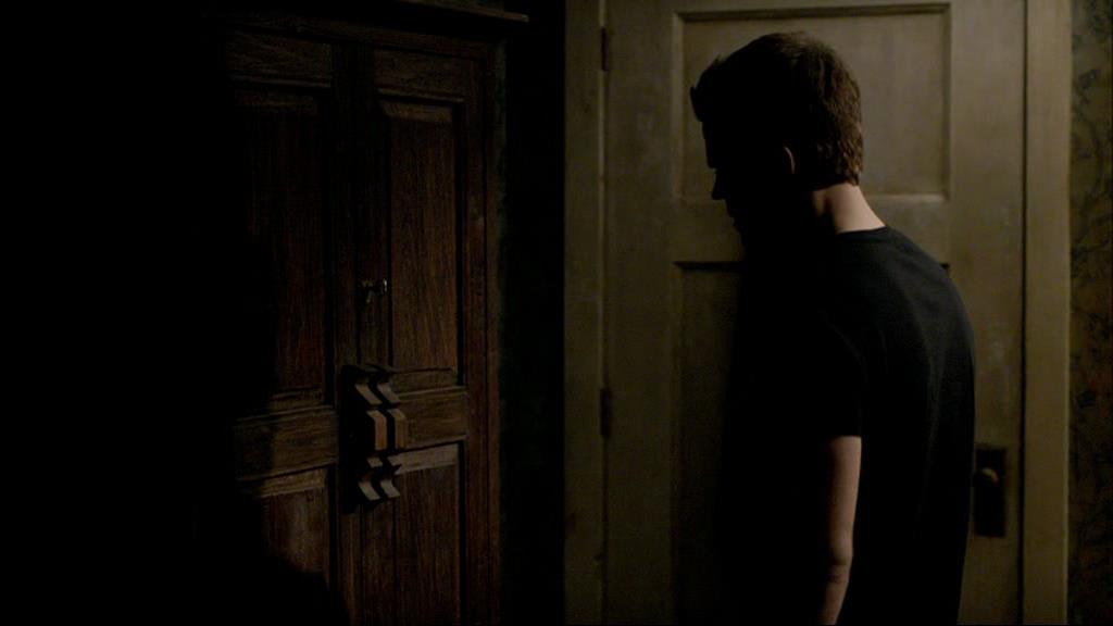 VampireDiariesWorld-dot-org_1x01Pilot_Captures01283.jpg