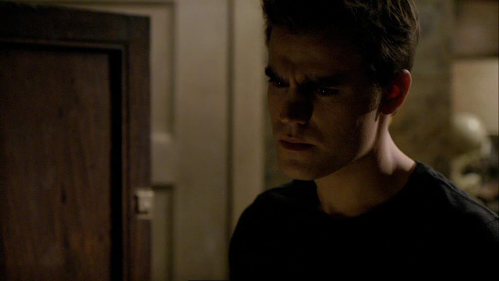 VampireDiariesWorld-dot-org_1x01Pilot_Captures01304.jpg