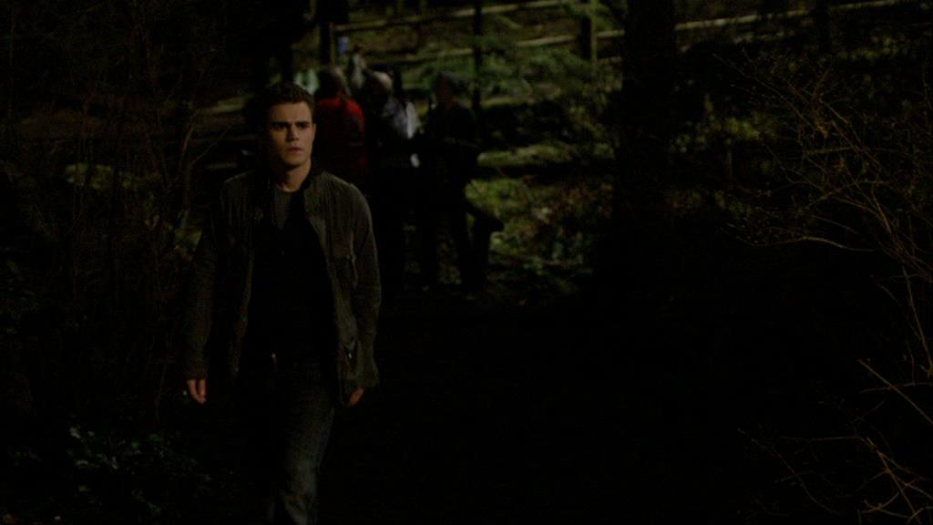 VampireDiariesWorld-dot-org_1x01Pilot_Captures01405.jpg