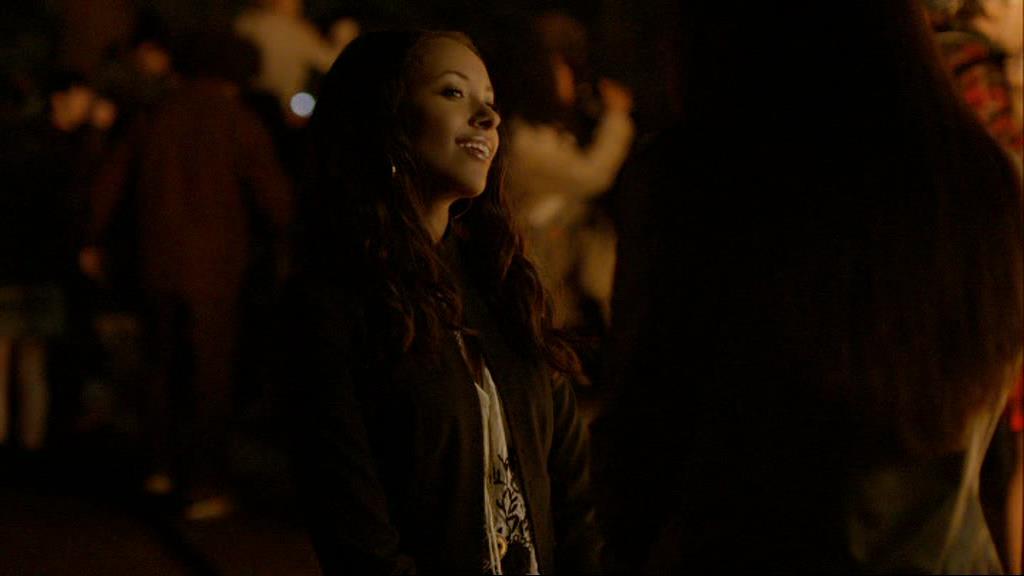 VampireDiariesWorld-dot-org_1x01Pilot_Captures01458.jpg