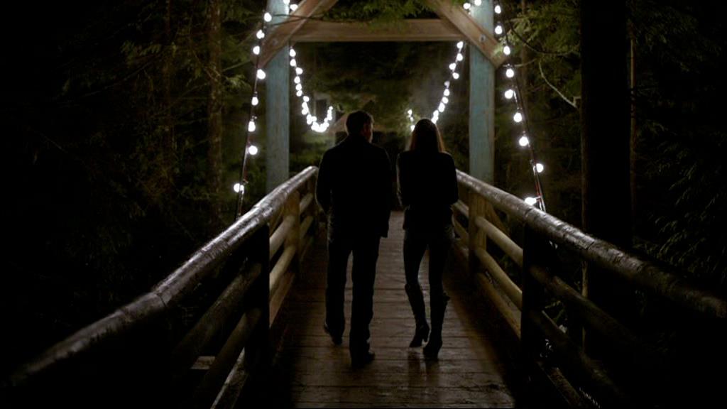 VampireDiariesWorld-dot-org_1x01Pilot_Captures01596.jpg