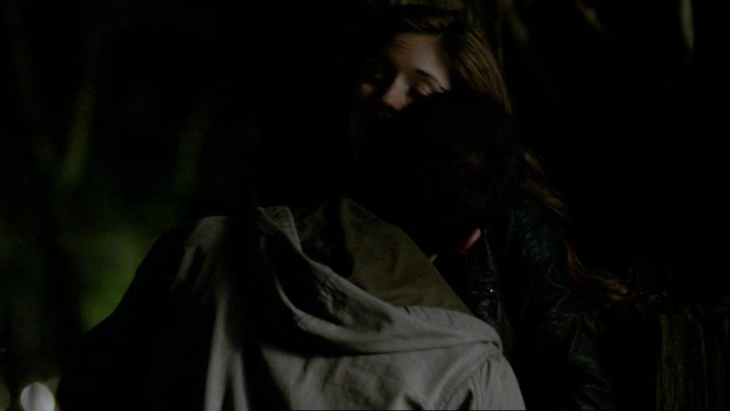 VampireDiariesWorld-dot-org_1x01Pilot_Captures01638.jpg