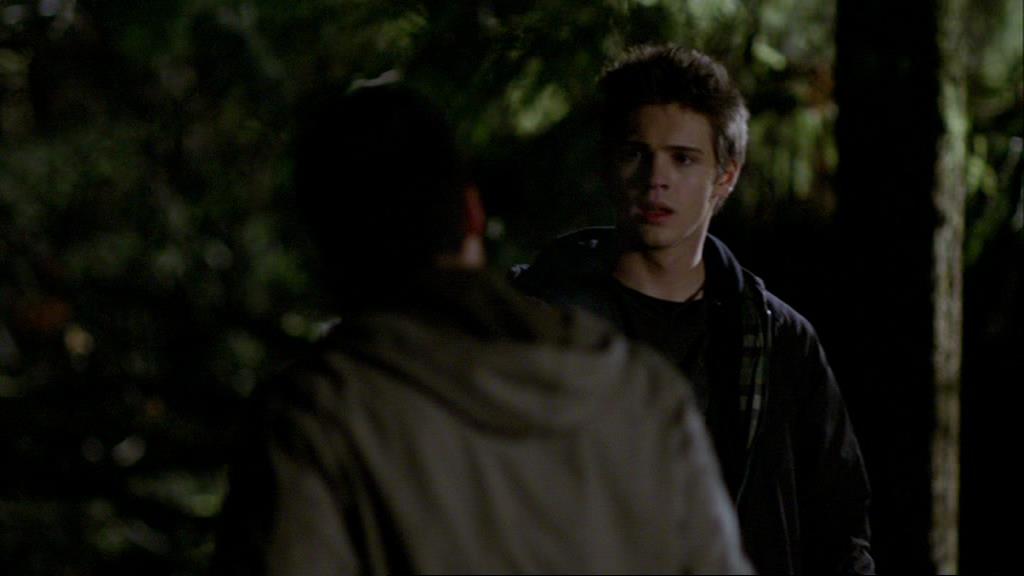 VampireDiariesWorld-dot-org_1x01Pilot_Captures01653.jpg