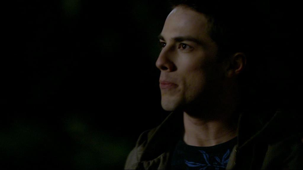 VampireDiariesWorld-dot-org_1x01Pilot_Captures01654.jpg