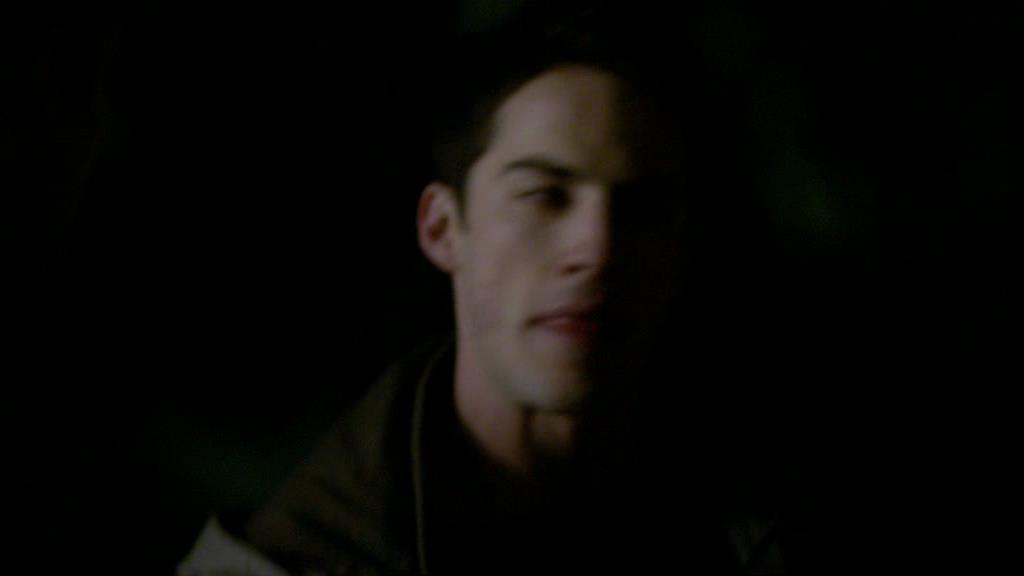 VampireDiariesWorld-dot-org_1x01Pilot_Captures01655.jpg