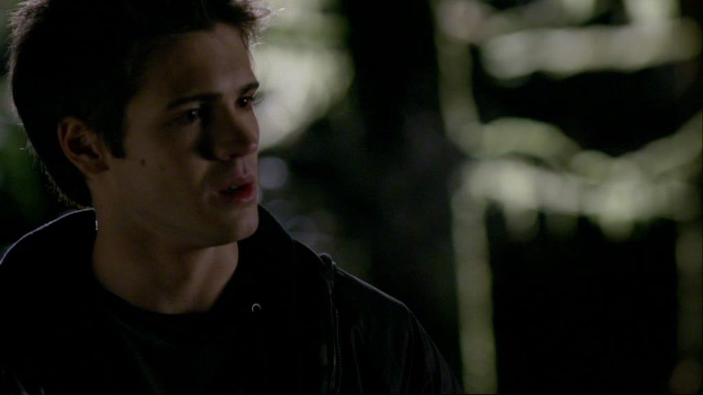 VampireDiariesWorld-dot-org_1x01Pilot_Captures01687.jpg