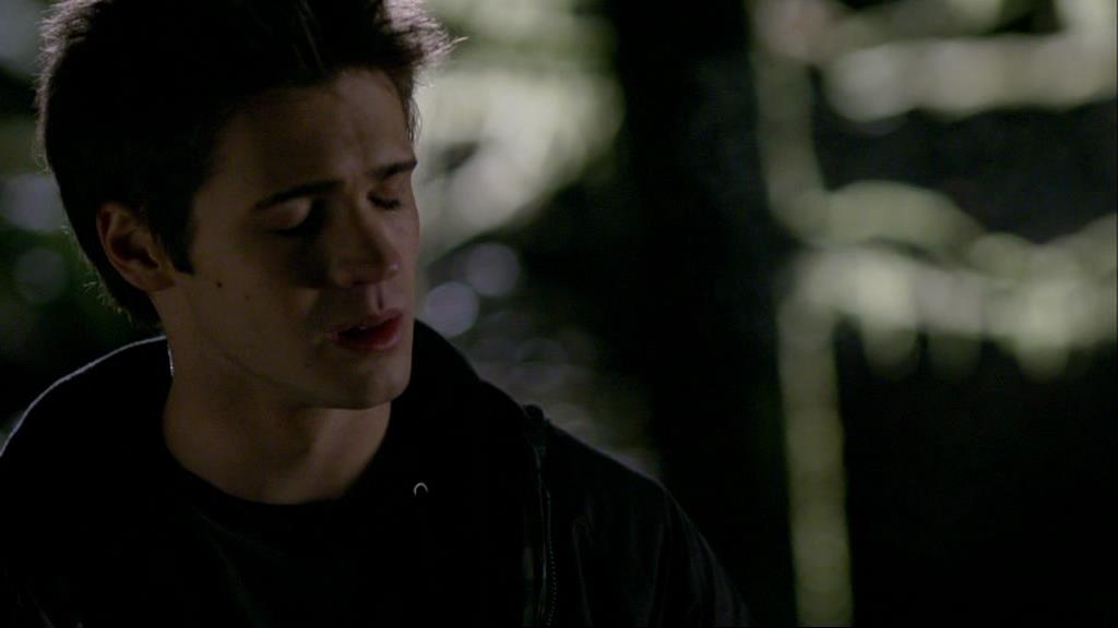 VampireDiariesWorld-dot-org_1x01Pilot_Captures01688.jpg