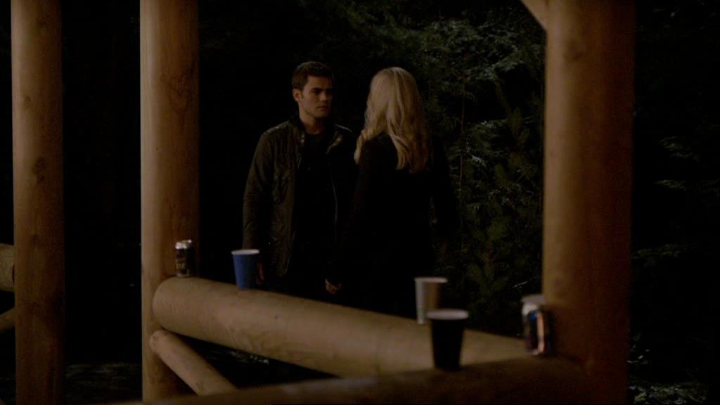 VampireDiariesWorld-dot-org_1x01Pilot_Captures01834.jpg