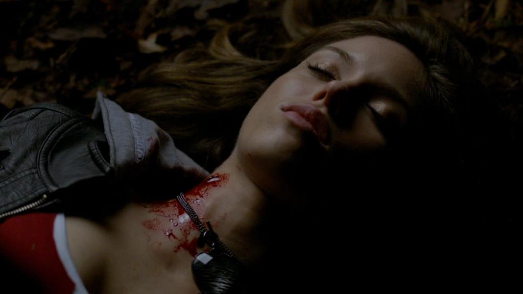 VampireDiariesWorld-dot-org_1x01Pilot_Captures01895.jpg