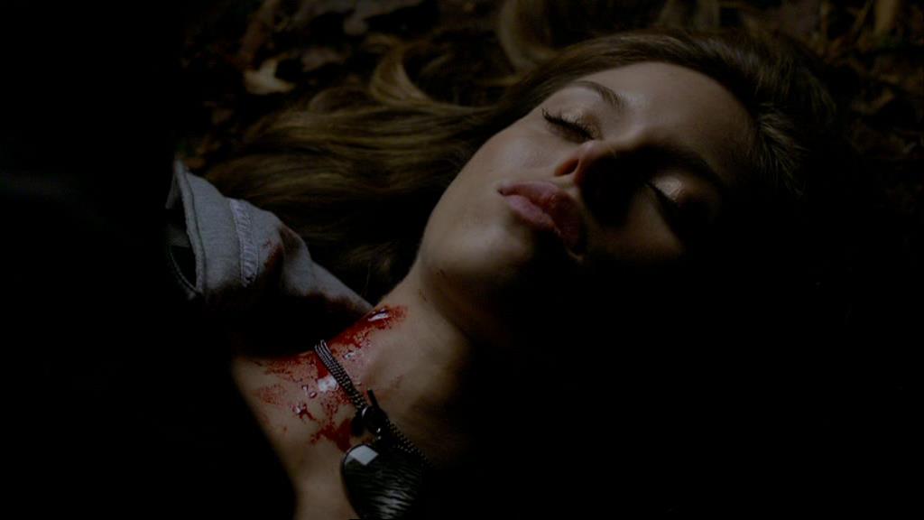 VampireDiariesWorld-dot-org_1x01Pilot_Captures01897.jpg