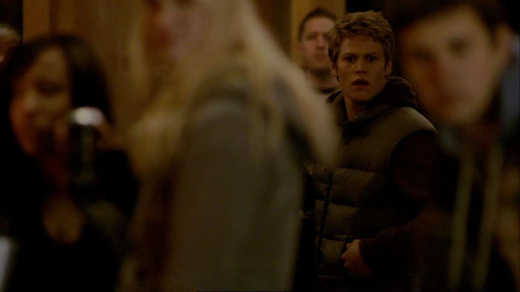 VampireDiariesWorld-dot-org_1x01Pilot_Captures01913.jpg