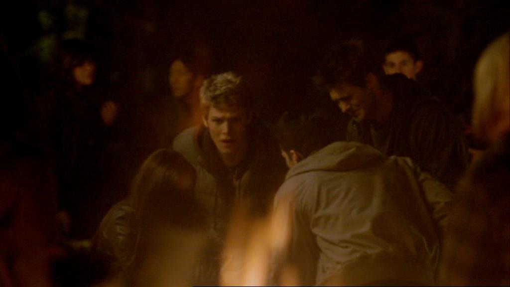 VampireDiariesWorld-dot-org_1x01Pilot_Captures01933.jpg