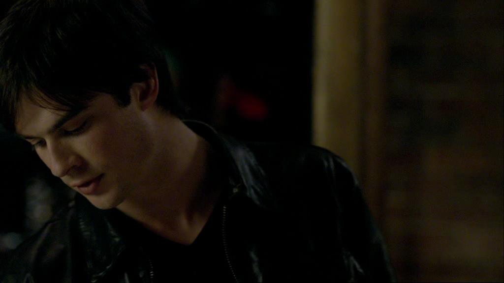 VampireDiariesWorld-dot-org_1x01Pilot_Captures02000.jpg