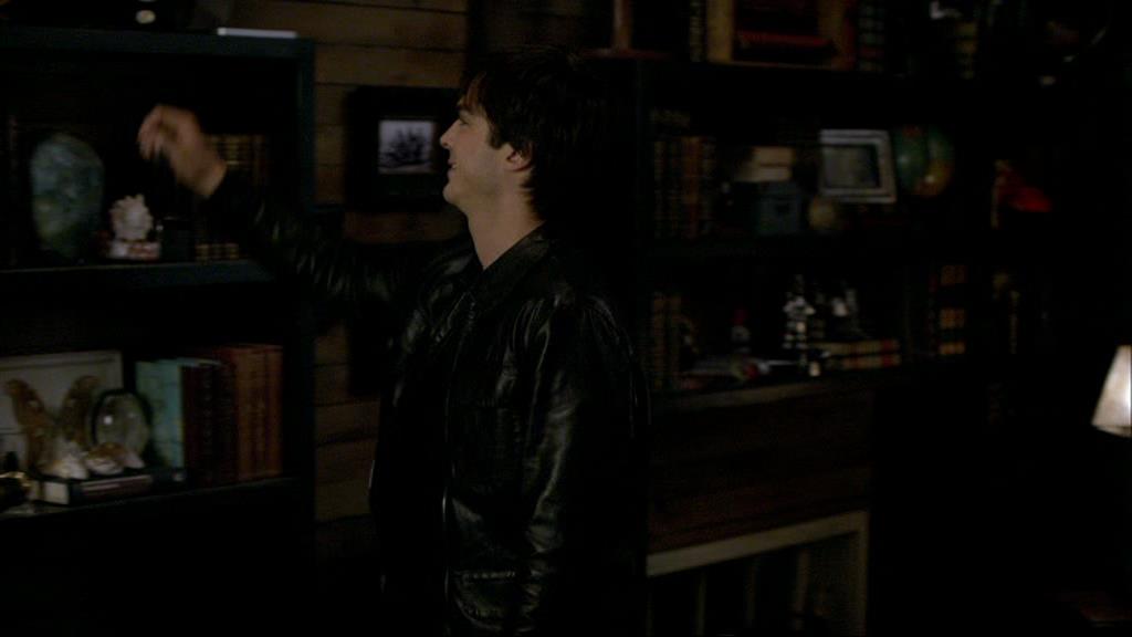 VampireDiariesWorld-dot-org_1x01Pilot_Captures02008.jpg