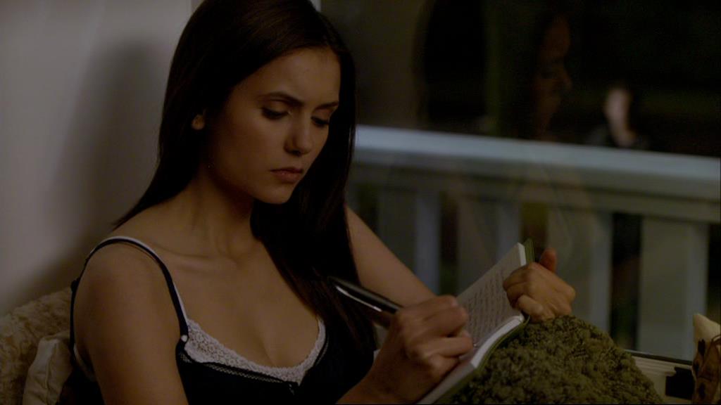 VampireDiariesWorld-dot-org_1x01Pilot_Captures02489.jpg