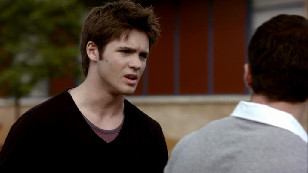 VampireDiariesWorld_dot_org-1x02TheNightOfTheComet00289.jpg