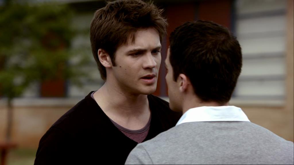 VampireDiariesWorld_dot_org-1x02TheNightOfTheComet00297.jpg