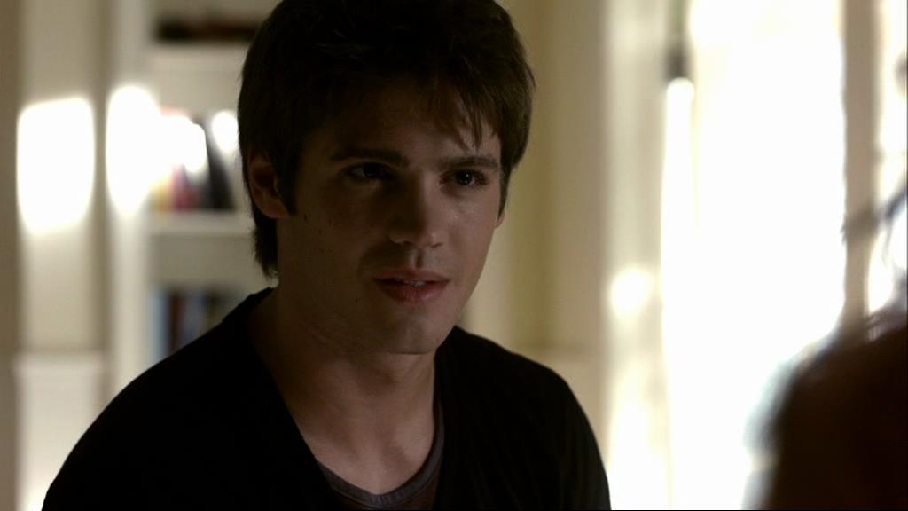 VampireDiariesWorld_dot_org-1x02TheNightOfTheComet00685.jpg