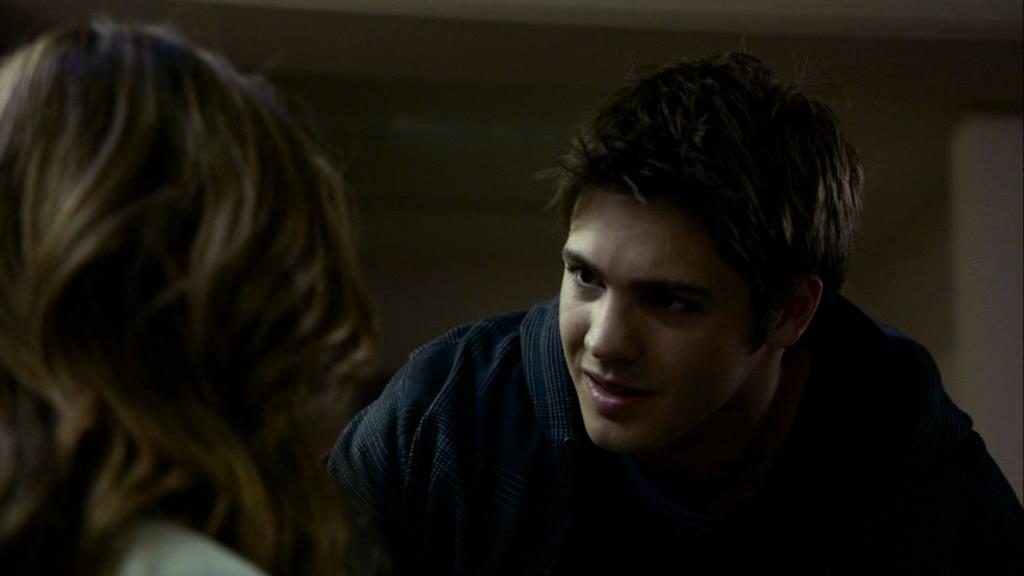 VampireDiariesWorld_dot_org-1x02TheNightOfTheComet00789.jpg