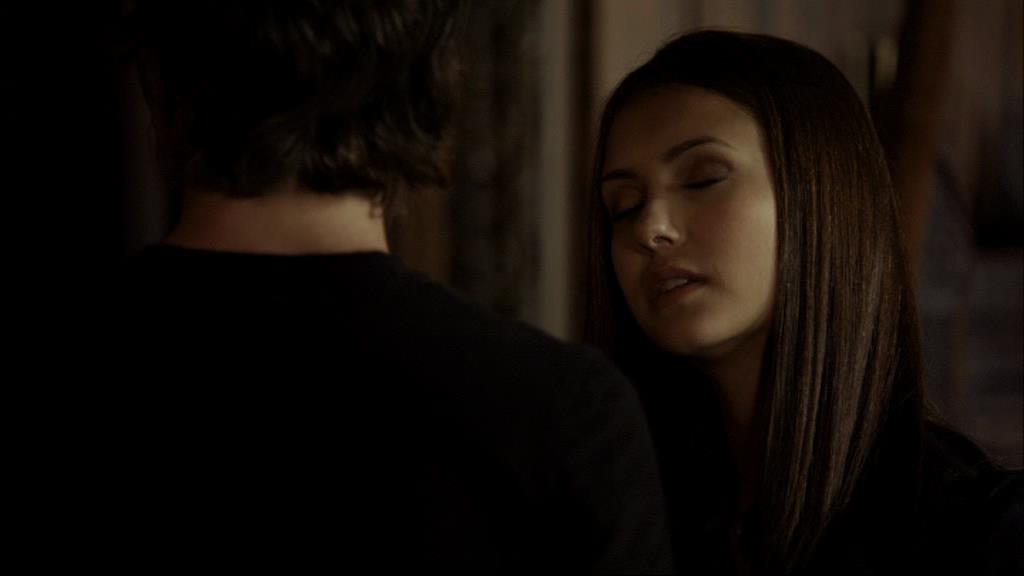 VampireDiariesWorld_dot_org-1x02TheNightOfTheComet00983.jpg