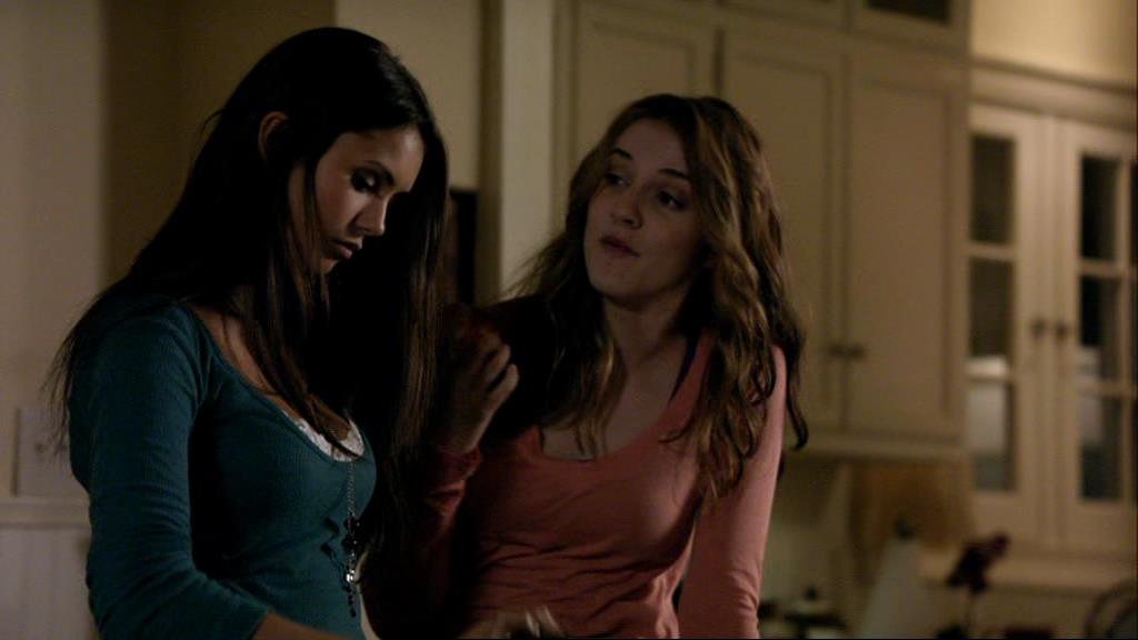 VampireDiariesWorld_dot_org-1x02TheNightOfTheComet01077.jpg