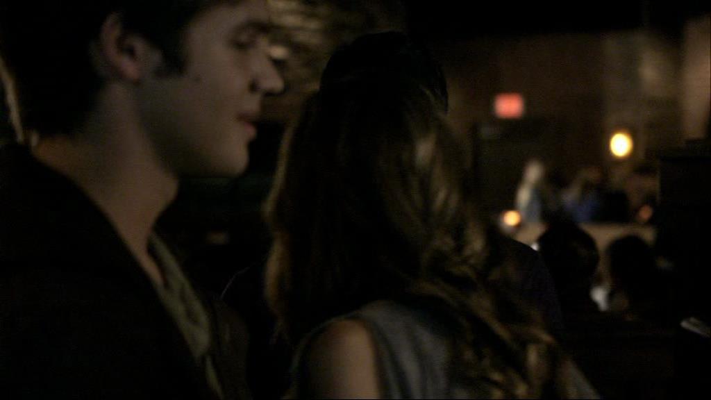 VampireDiariesWorld_dot_org-1x02TheNightOfTheComet01348.jpg