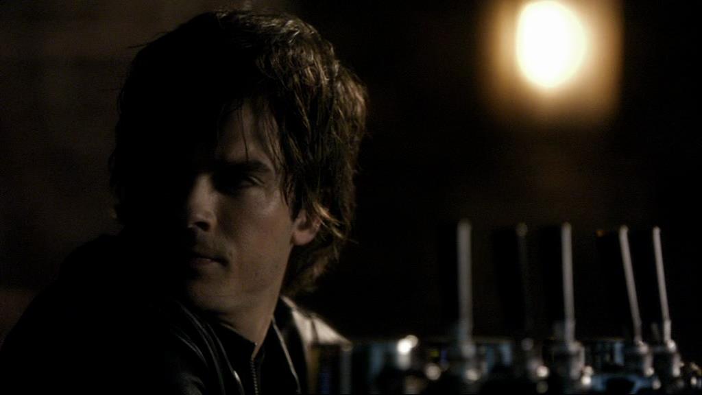 VampireDiariesWorld_dot_org-1x02TheNightOfTheComet01544.jpg