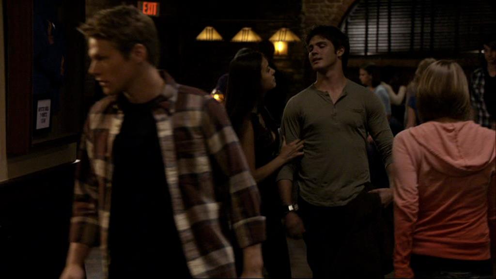 VampireDiariesWorld_dot_org-1x02TheNightOfTheComet01618.jpg