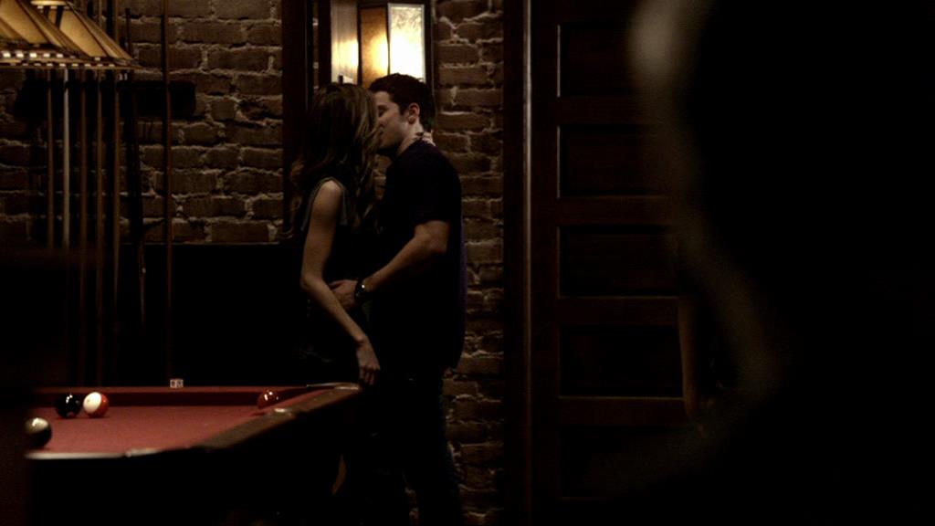 VampireDiariesWorld_dot_org-1x02TheNightOfTheComet02151.jpg