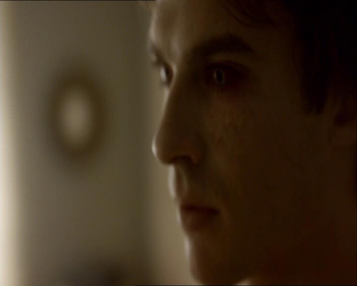 VampireDiariesWorld_dot_org-1x03FridayNightBites0110.jpg