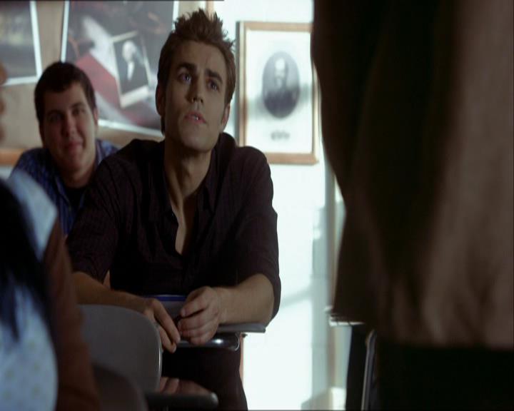 VampireDiariesWorld_dot_org-1x03FridayNightBites0390.jpg