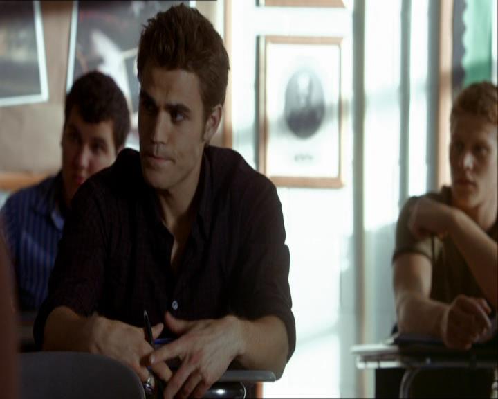 VampireDiariesWorld_dot_org-1x03FridayNightBites0413.jpg