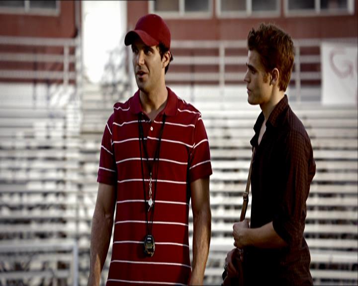 VampireDiariesWorld_dot_org-1x03FridayNightBites0512.jpg