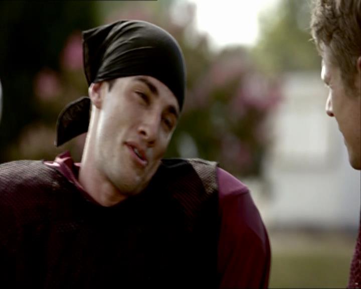 VampireDiariesWorld_dot_org-1x03FridayNightBites0537.jpg