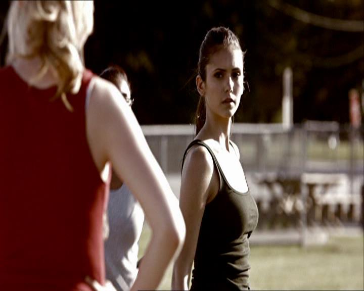 VampireDiariesWorld_dot_org-1x03FridayNightBites0595.jpg