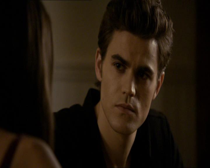 VampireDiariesWorld_dot_org-1x03FridayNightBites0928.jpg