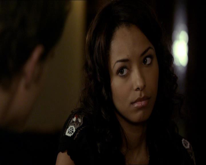 VampireDiariesWorld_dot_org-1x03FridayNightBites0935.jpg