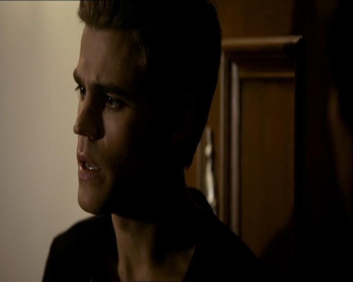 VampireDiariesWorld_dot_org-1x03FridayNightBites0987.jpg