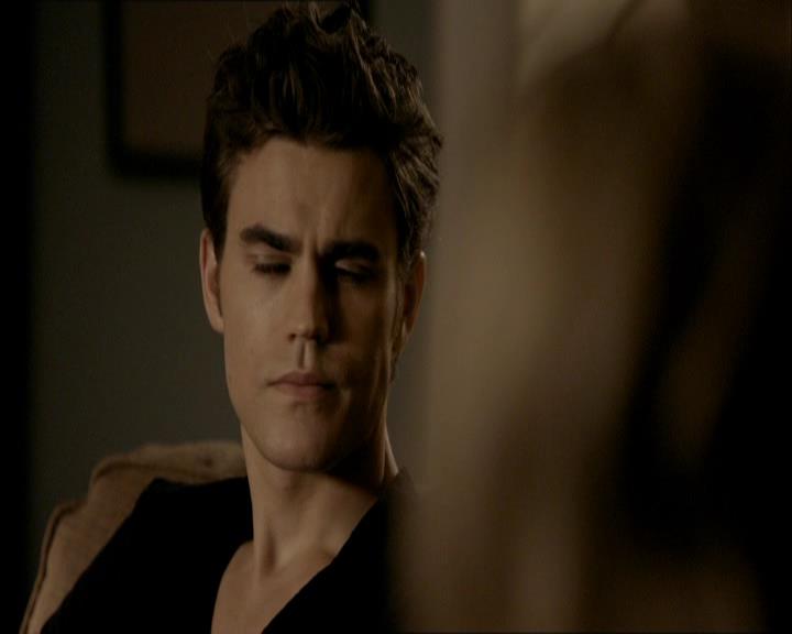 VampireDiariesWorld_dot_org-1x03FridayNightBites1071.jpg