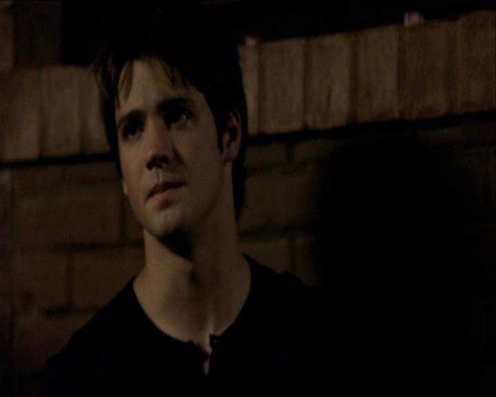 VampireDiariesWorld_dot_org-1x03FridayNightBites1098.jpg