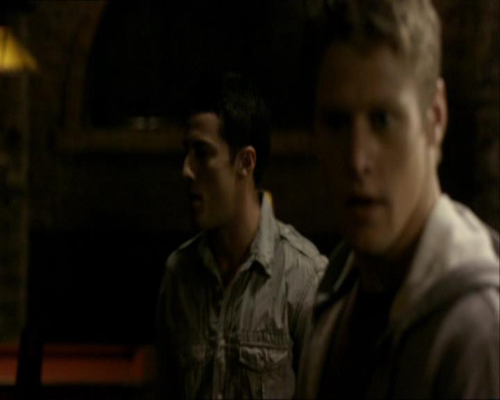 VampireDiariesWorld_dot_org-1x03FridayNightBites1127.jpg