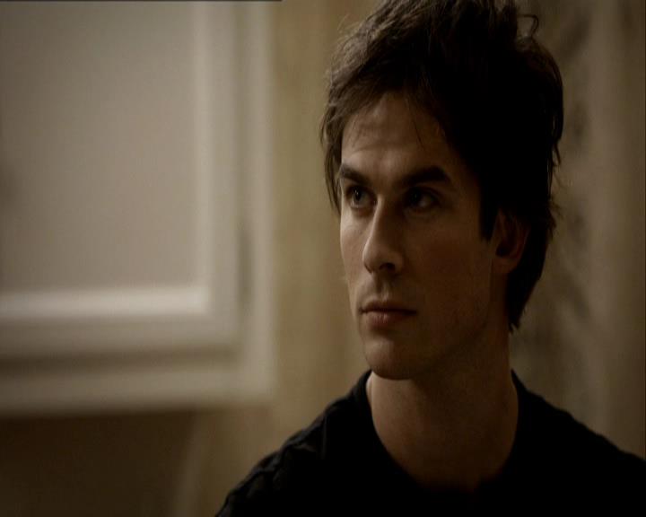 VampireDiariesWorld_dot_org-1x03FridayNightBites1246.jpg