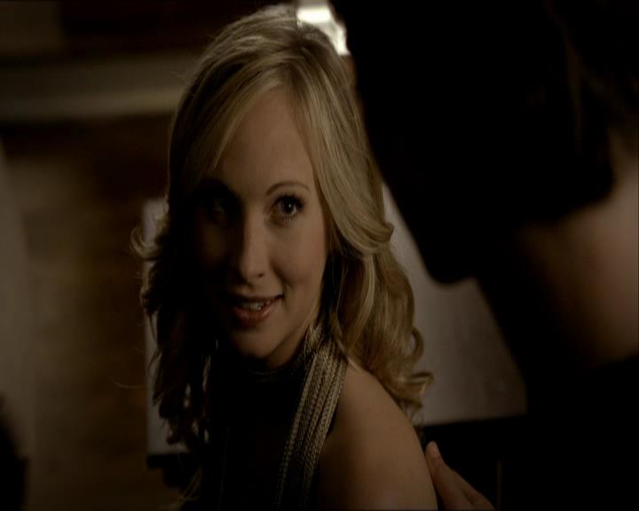 VampireDiariesWorld_dot_org-1x03FridayNightBites1295.jpg