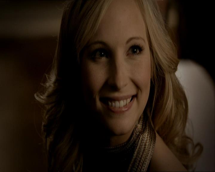 VampireDiariesWorld_dot_org-1x03FridayNightBites1313.jpg