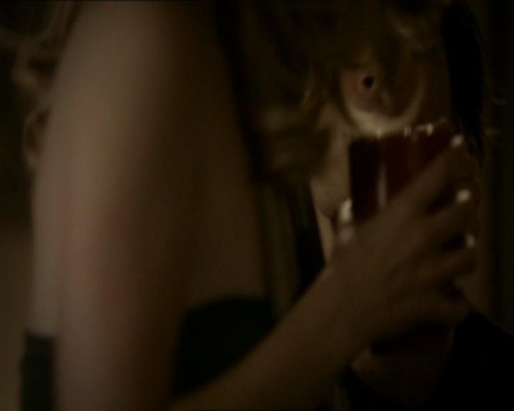 VampireDiariesWorld_dot_org-1x03FridayNightBites1316.jpg