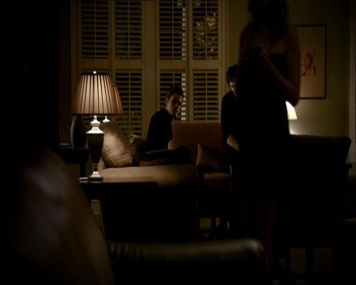 VampireDiariesWorld_dot_org-1x03FridayNightBites1320.jpg